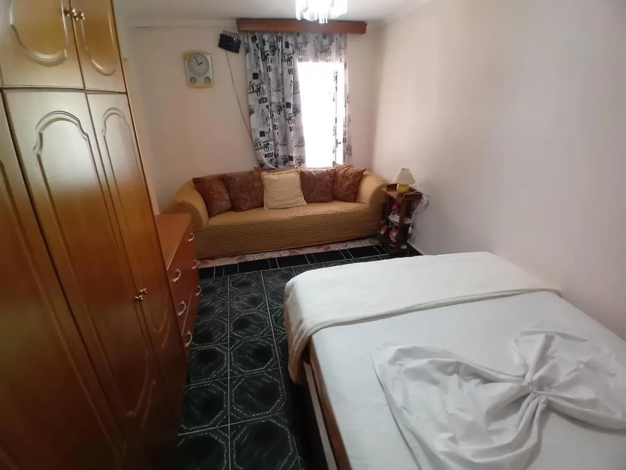 Gogo'S Sea Side Apartment Sarandë