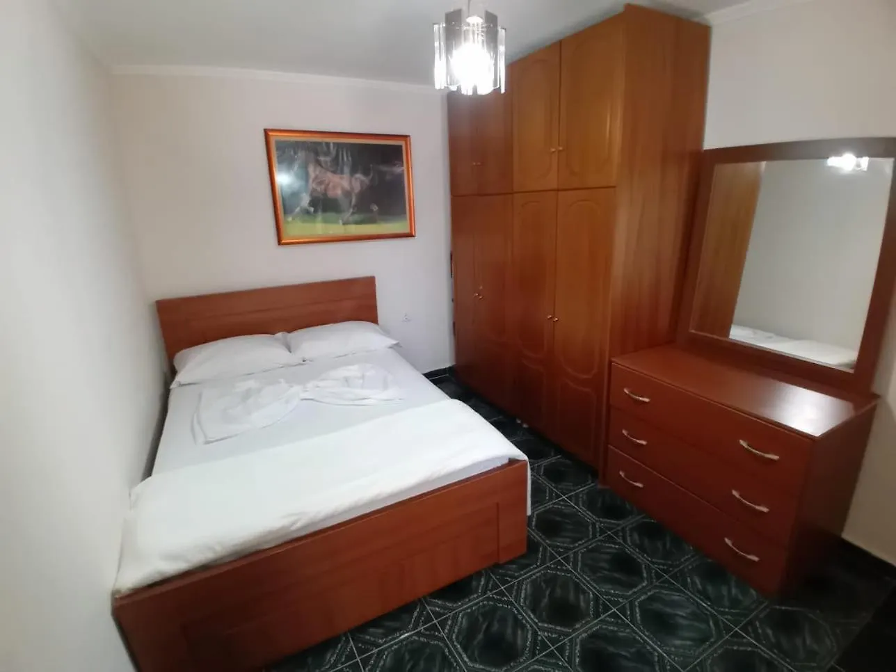 Gogo'S Sea Side Apartment Sarandë